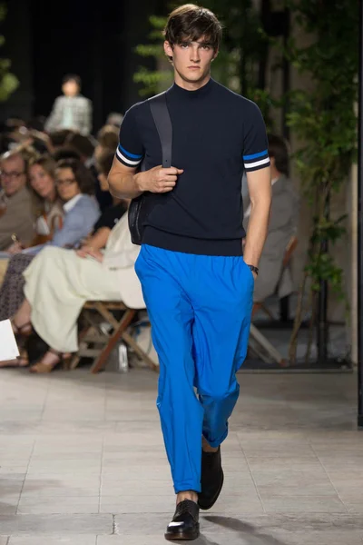 Look 21